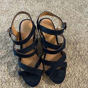DV 8 Dolce Vita womens Navy Strap Wedge Sandals Size 6 1/2